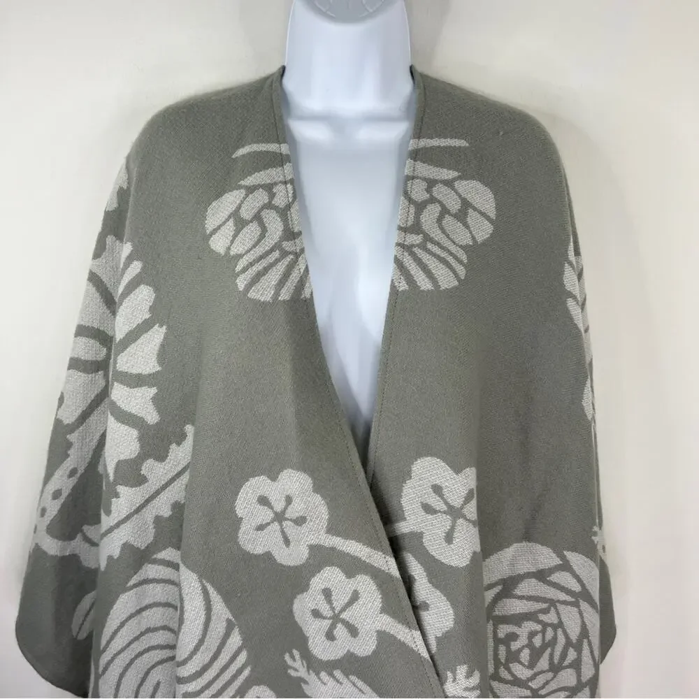 Soft Surroundings Grey Butterfly Frosted Floral Poncho One Size OS Tassels Wrap‎